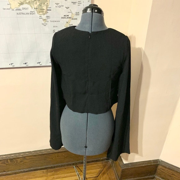 Woven Black Bell-sleeved Top - Picture 4 of 4